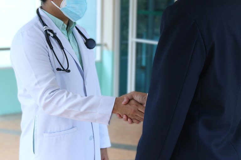 doctor-5835367_1280