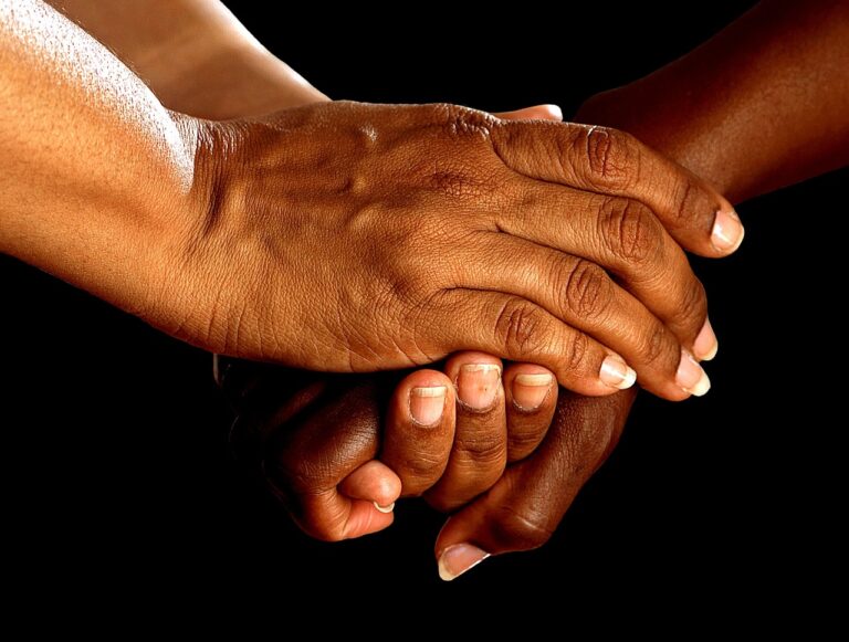 hands-2805247_1280