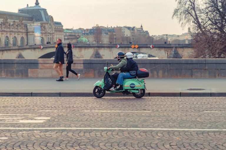 scooter-8022334_1280