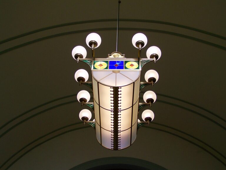 chandelier-1089979_1280