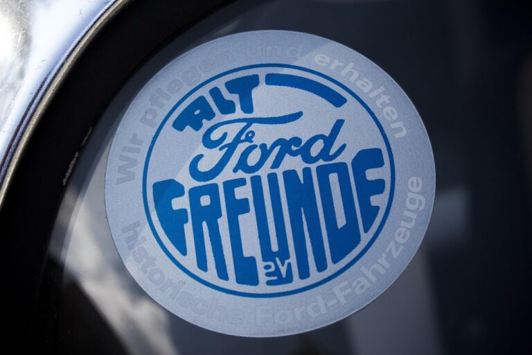 ford-taunus-3716835_1280