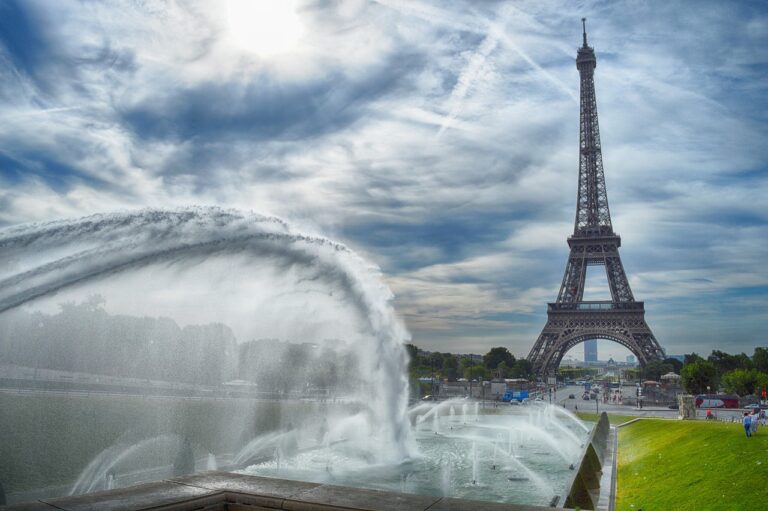 tour-2228933_1280