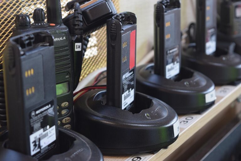 walkie-talkie-780308_1280